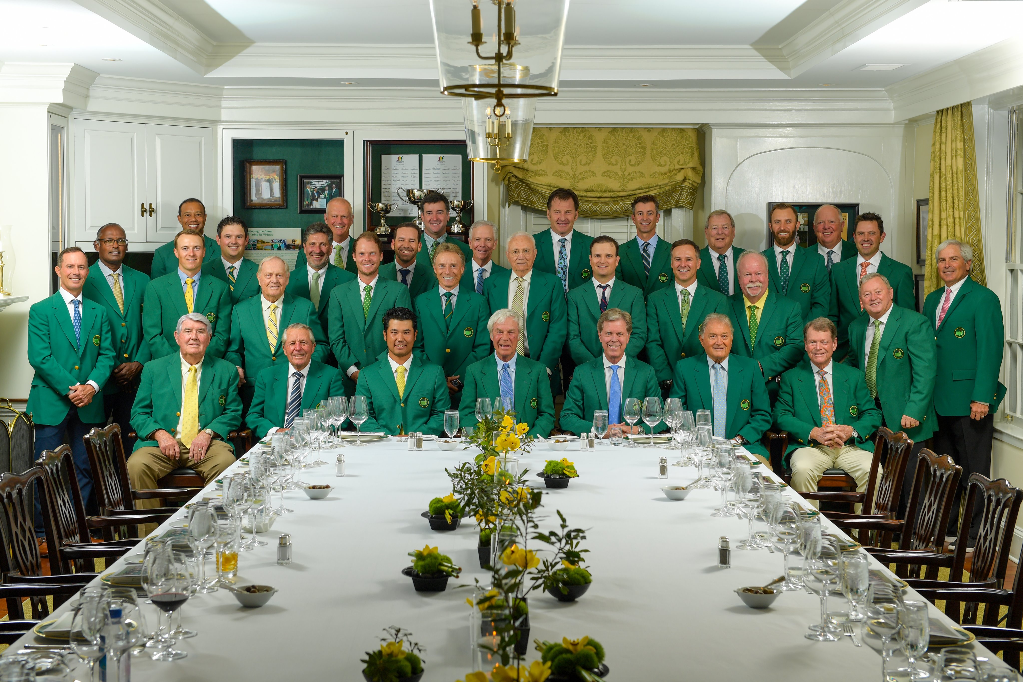 img of champion dinner group pic